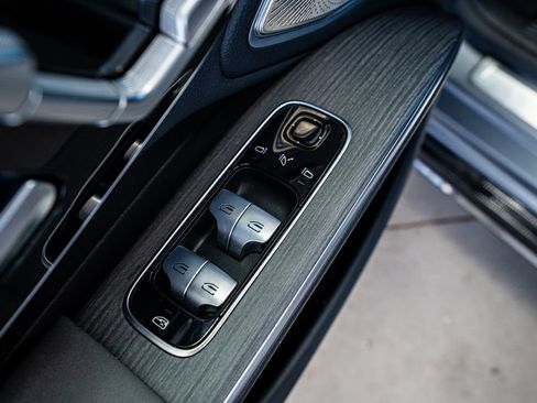 Used 2023 Mercedes-Benz EQS 580 4MATIC Sedan image 35