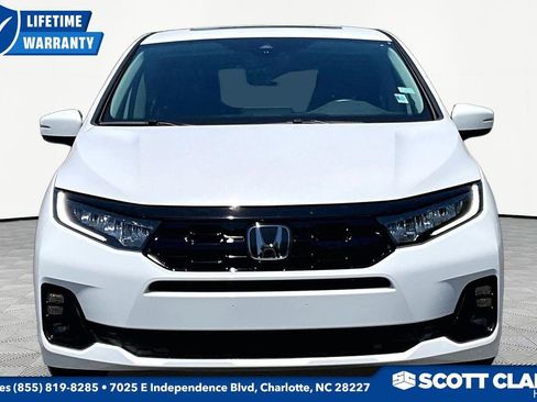 Used 2025 Honda Odyssey Elite image 2
