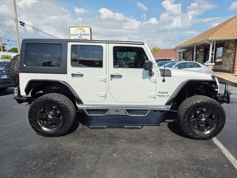 Used 2013 Jeep Wrangler Unlimited Sport AWD/4WD image 6
