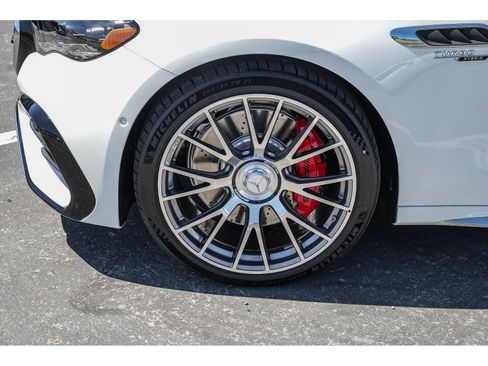 New 2026 Mercedes-Benz E 53 AMG e 4MATIC Sedan image 9