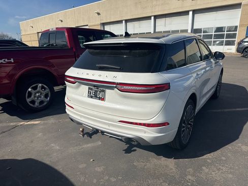 Used 2022 Lincoln Corsair AWD w/ Premium Package image 9