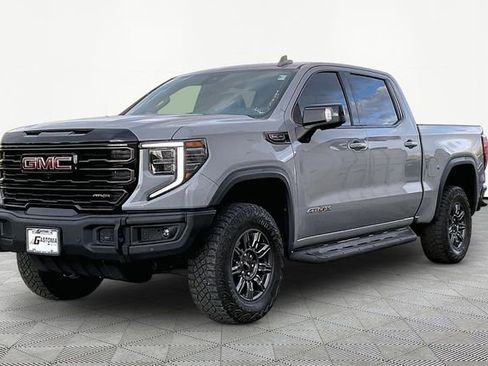 Used 2023 Chevrolet Suburban Premier image 3