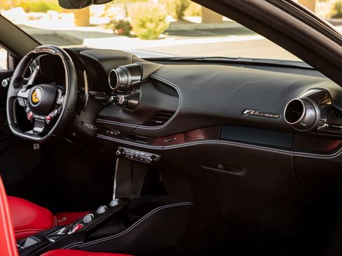 Used 2022 Ferrari F8 Tributo RWD image 37