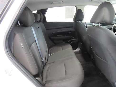 Used 2025 Hyundai Tucson SEL FWD image 32