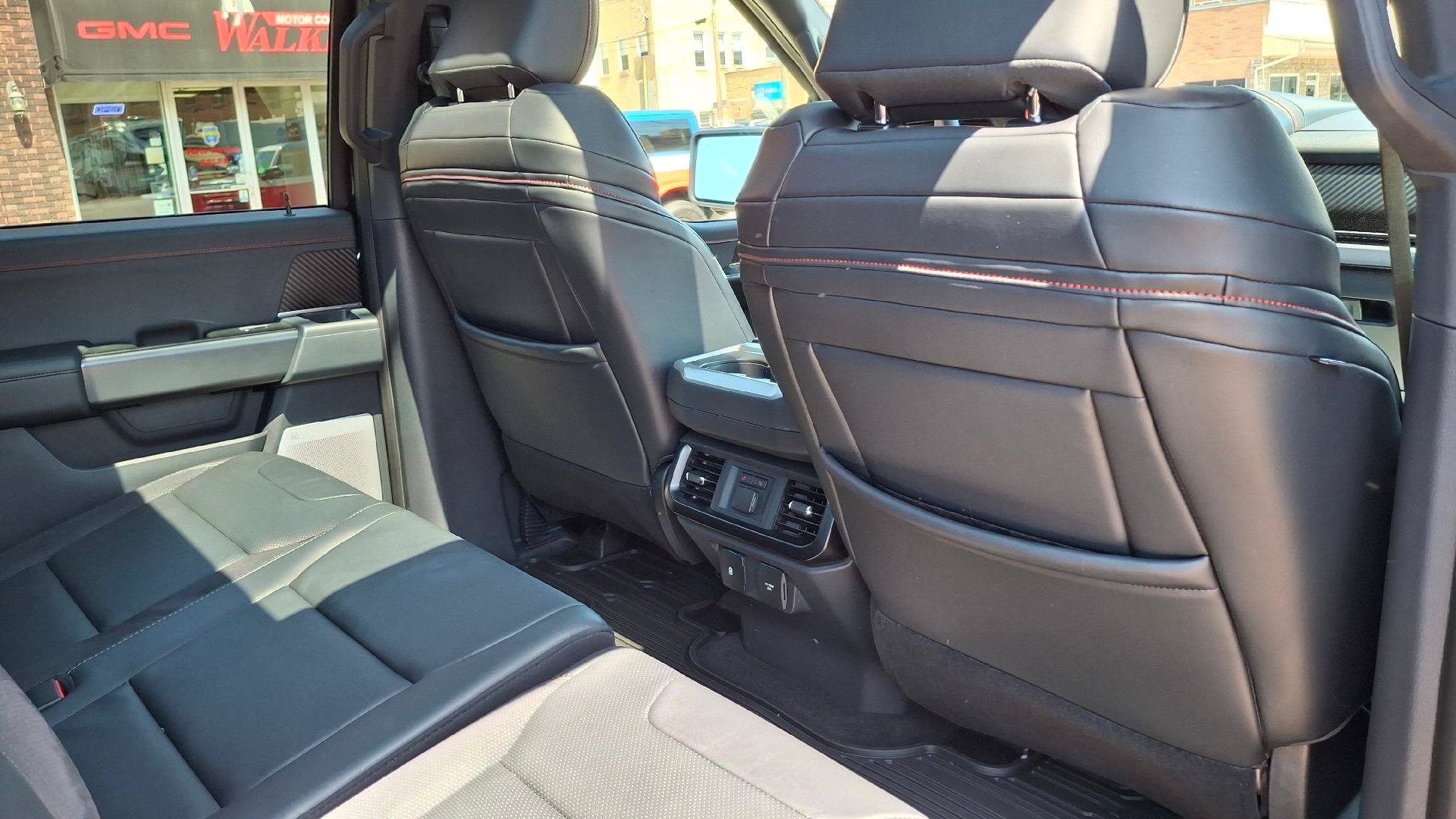 Used 2025 Ford F150 Raptor AWD/4WD image 11