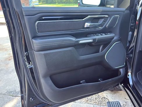 Used 2023 RAM 1500 Laramie AWD/4WD image 9