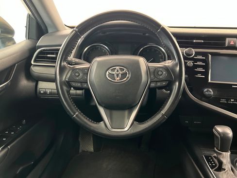 Used 2020 Toyota Camry SE image 13