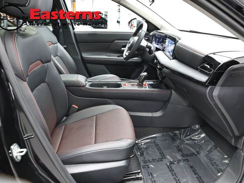 Used 2026 Nissan Kicks SR w/ SR Premium Package AWD/4WD image 23