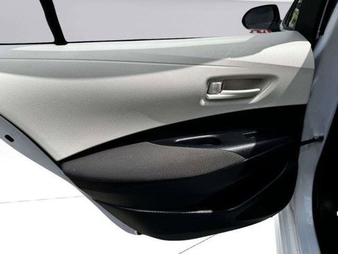 Used 2023 Toyota Corolla LE FWD image 37