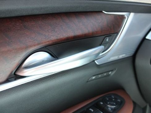 Used 2024 Cadillac XT5 Premium Luxury AWD/4WD image 8