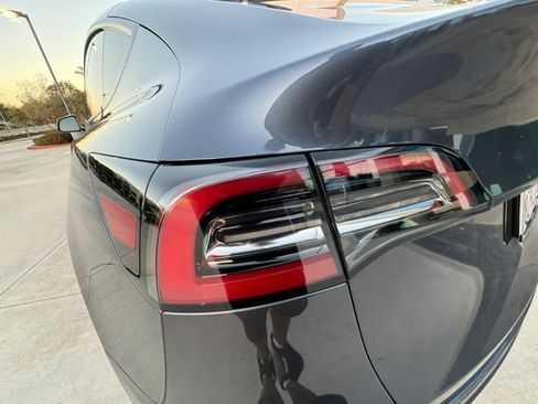 Used 2024 Tesla Model Y Long Range AWD/4WD image 36