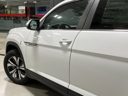 New 2026 Volkswagen Atlas Cross Sport SE image 15