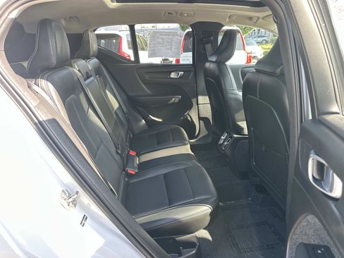 Certified 2025 Volvo XC40 B5 Plus image 24