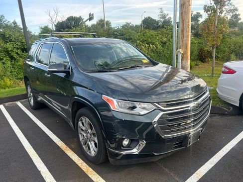 Used 2019 Chevrolet Traverse Premier w/ LPO, Floor Liner Package AWD/4WD image 2