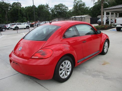 Used 2015 Volkswagen Beetle 1.8T Classic FWD image 6