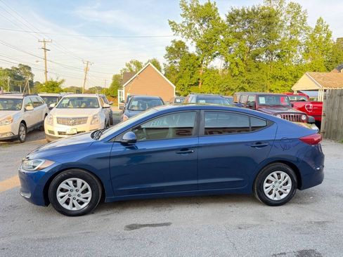 Used 2017 Hyundai Elantra SE FWD image 5