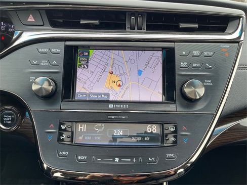 Used 2013 Toyota Avalon Limited image 25