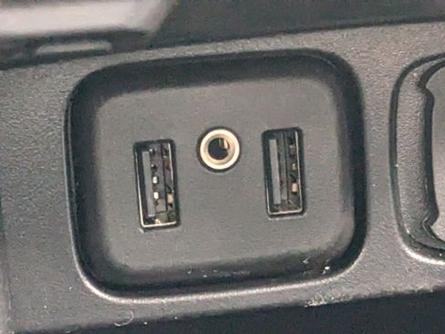 Used 2021 Buick Encore Preferred w/ Safety Package II image 24