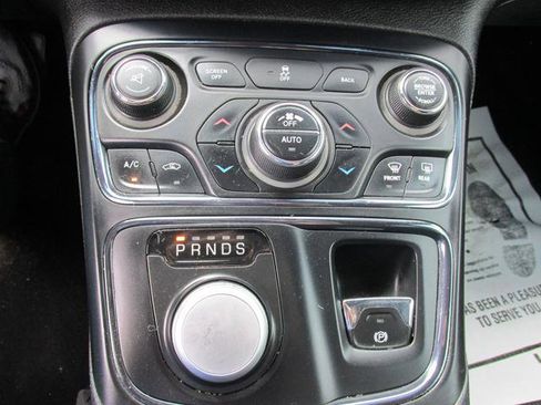 Used 2015 Chrysler 200 S w/ Comfort Group image 12
