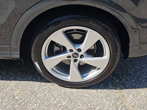 Certified 2025 Audi Q5 Prestige AWD/4WD image 3