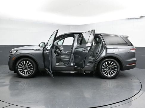 Used 2021 Lincoln Aviator Reserve w/ Elements Package Plus AWD/4WD image 32