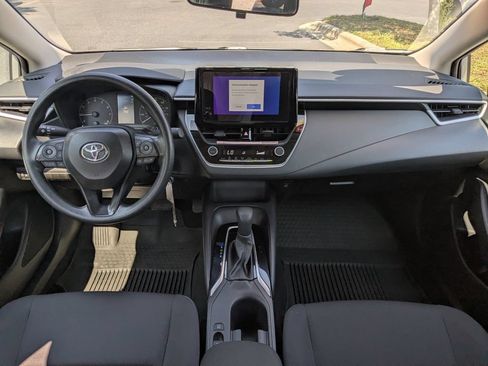 Used 2025 Toyota Corolla LE FWD image 15