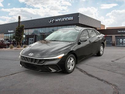 Certified 2025 Hyundai Elantra SE