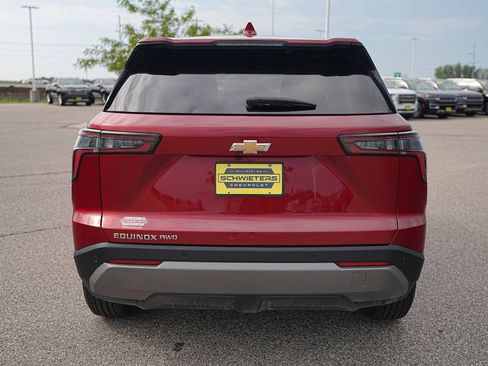 Used 2026 Chevrolet Equinox LT AWD/4WD image 7