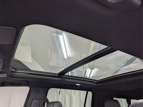 Used 2023 Cadillac Escalade ESV Premium Luxury image 15