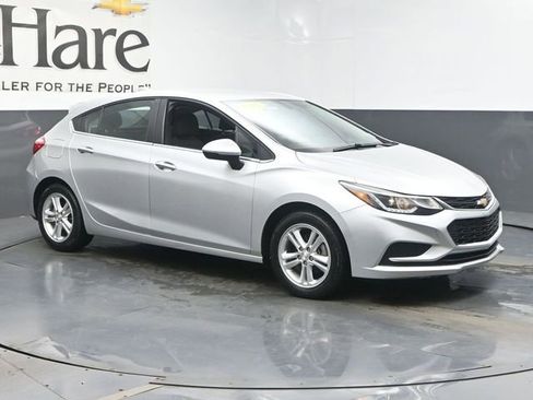 Used 2017 Chevrolet Cruze LT w/ Convenience Package FWD image 6
