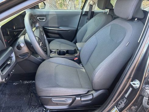 Used 2025 Kia K4 LXS image 38