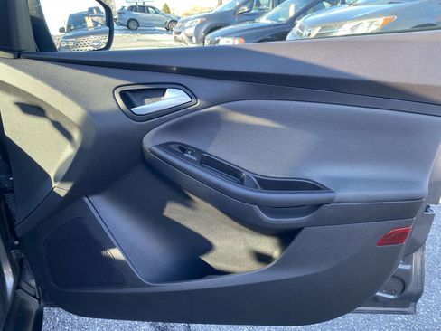 Used 2014 Ford Focus SE image 16