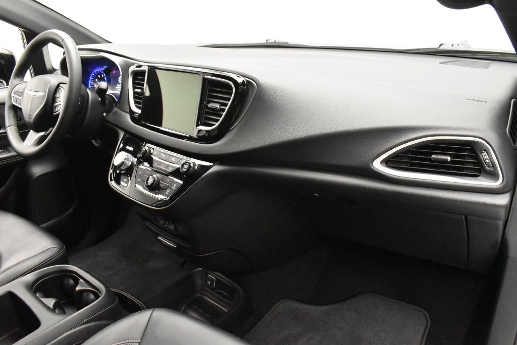 Used 2025 Chrysler Pacifica Select FWD image 27
