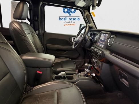 Used 2023 Jeep Wrangler Unlimited Sahara w/ Cold Weather Group AWD/4WD image 17