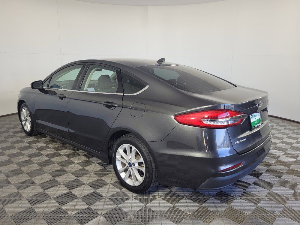 Used 2020 Ford Fusion SE FWD image 3