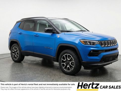 Used 2025 Jeep Compass Trailhawk AWD/4WD image 1