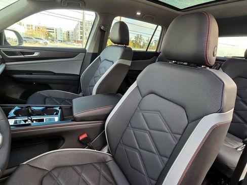 New 2026 Volkswagen Atlas Peak Edition AWD/4WD image 24