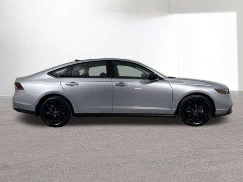 Certified 2025 Honda Accord SE image 35