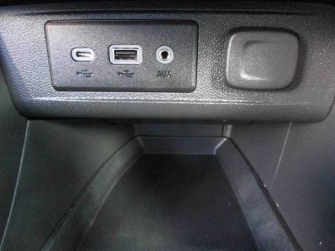 Used 2022 Buick Encore GX Preferred w/ Cold Weather Comfort Package FWD image 24