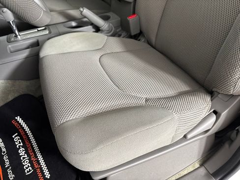 Used 2016 Nissan Frontier SV RWD image 11