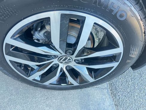 Used 2025 Volkswagen Jetta SE image 30