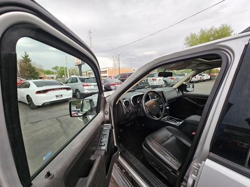 Used 2010 Ford Explorer XLT image 18