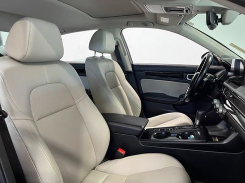 Used 2023 Honda Civic Touring image 10