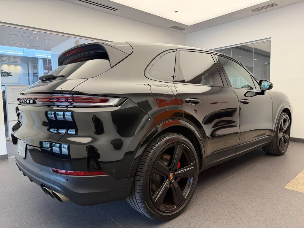 Certified 2025 Porsche Cayenne S AWD/4WD image 6