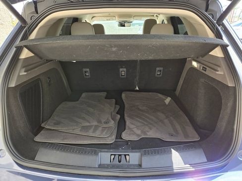 Used 2022 Lincoln Corsair Reserve w/ Rear Removable Package Tray image 17