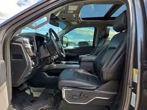 Used 2023 Ford F250 Lariat w/ Lariat Ultimate Package AWD/4WD image 11