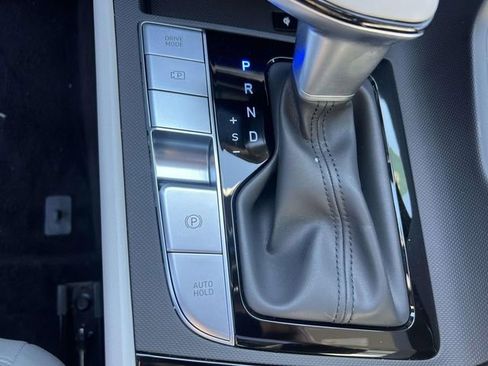 Certified 2025 Hyundai Elantra Limited image 33