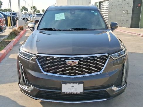 Used 2020 Cadillac XT6 Premium Luxury image 2