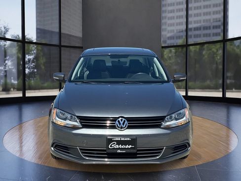 Used 2013 Volkswagen Jetta SE FWD image 8