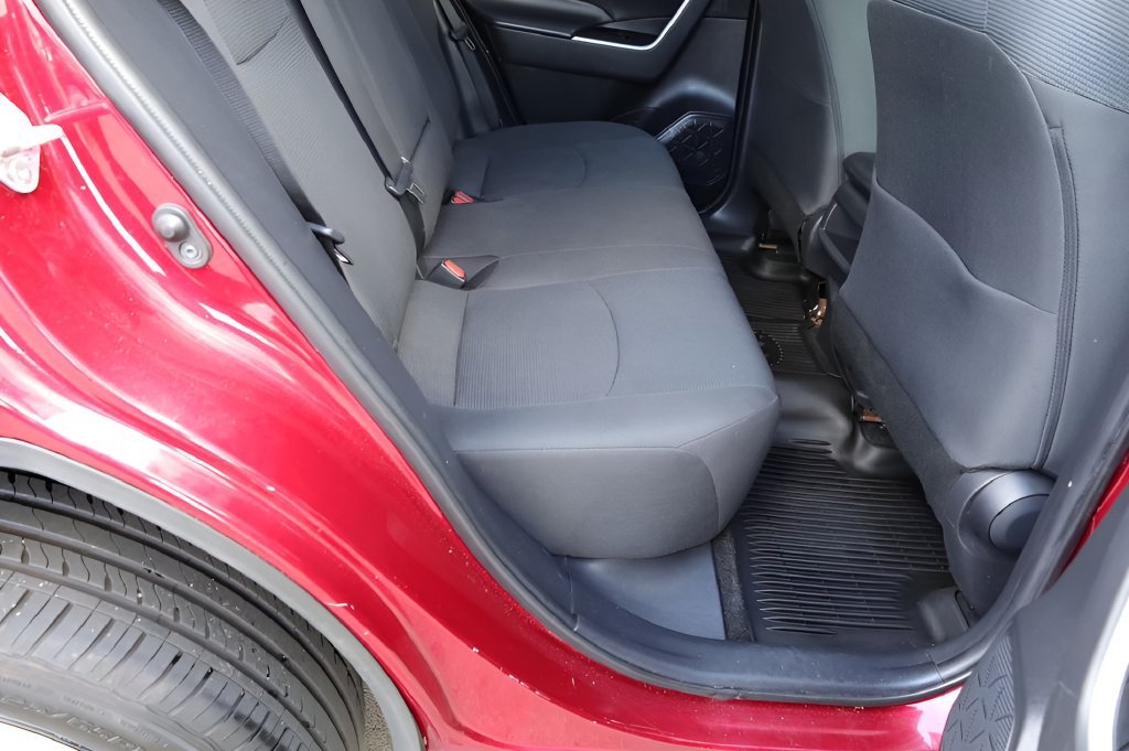 Used 2021 Toyota RAV4 LE AWD/4WD image 26